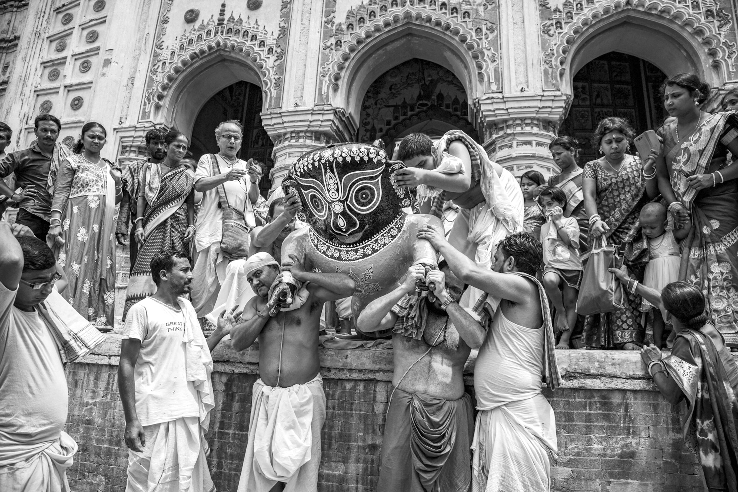 ‘The Red Hibiscus Trail’ captures Bengal through trail of explored and unexplored over period of decade