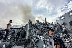 Israeli airstrikes destroy Gaza camp homes; troops combat Hamas militants