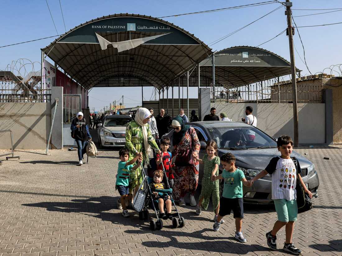 At least 400 foreign nationals expected to leave Gaza