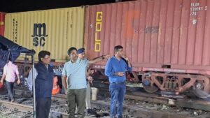 Goods train derails near Kasara, restoration efforts underway