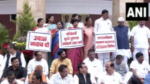 Maharashtra BJP MLAs hold protest in Nagpur against Priyank Kharge’s remark on Savarkar