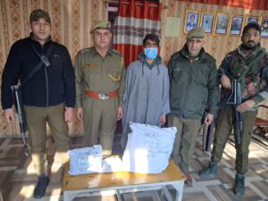 Police arrest notorious drug peddler, recovers contraband in Ganderbal