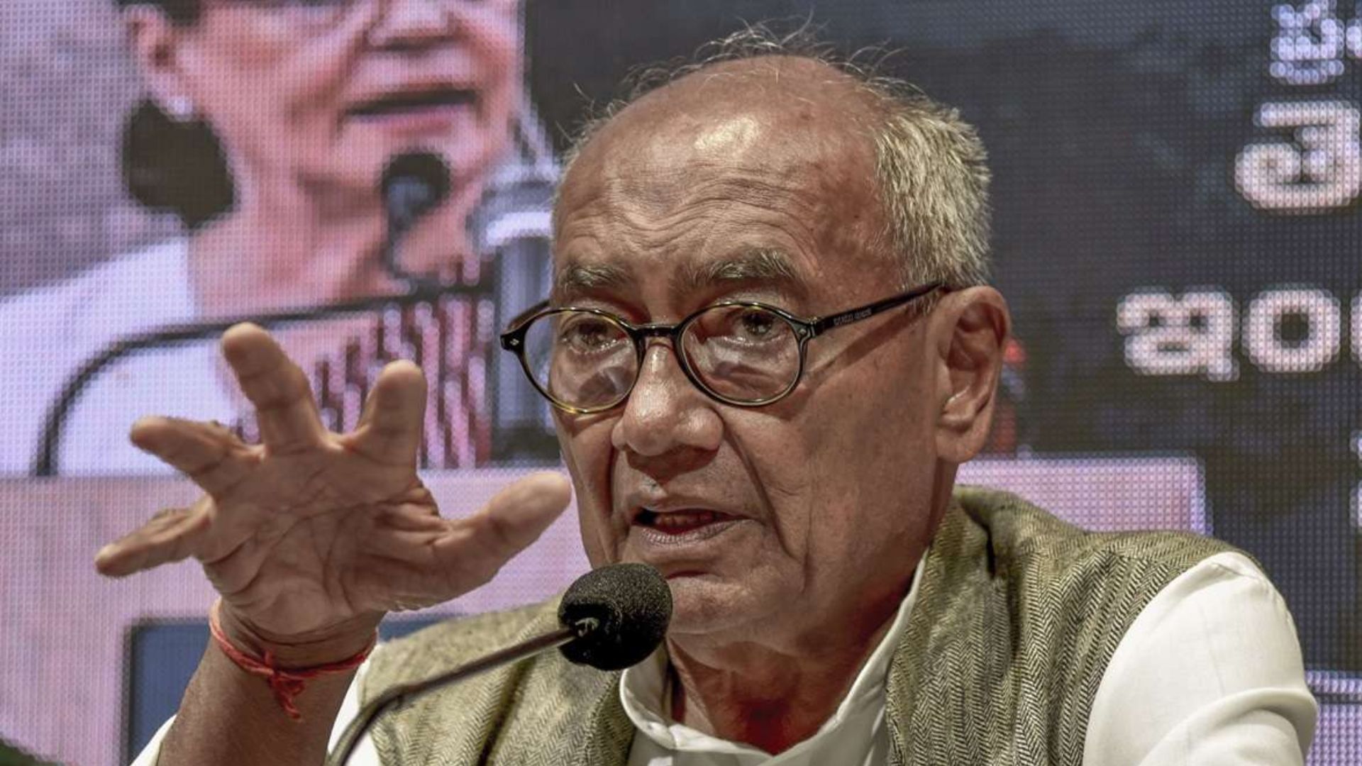 Congress will win over 130 seats in MP, says former CM Digvijaya Singh