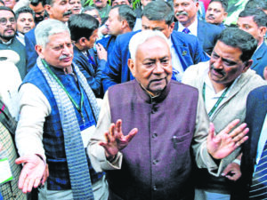 Nitish replaces Lalan Singh as JD(U) chief