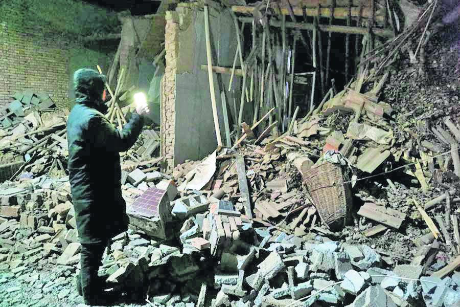 Midnight earthquake kills 118 people, injures over 500 in Northwest China