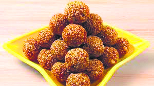 Delight in tradition: Make Makar Sankranti sweeter with homemade Gur ke Ladoo!