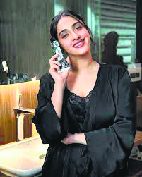 Akansha Ranjan Kapoor to make South Debut