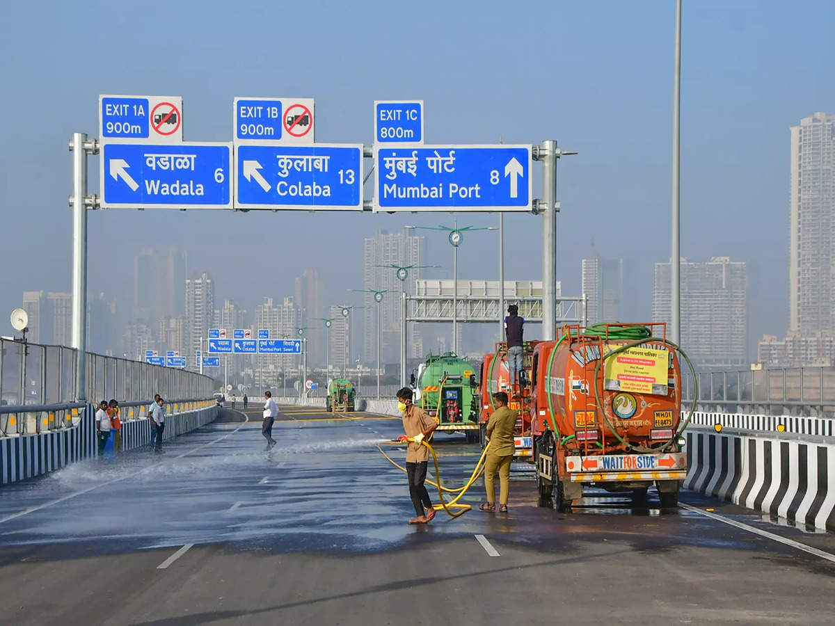 Public enjoys inauguration of sea bridge, raise concerns about traffic disturbances