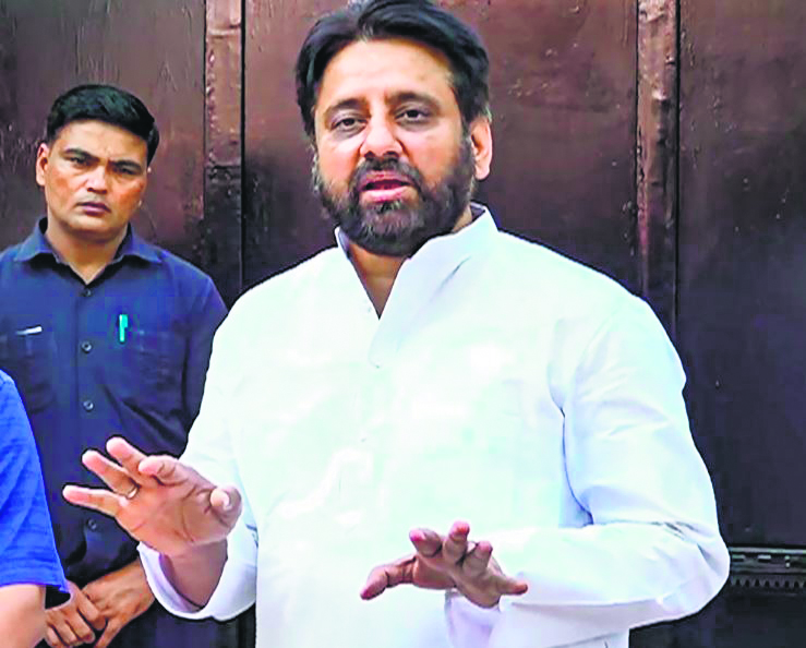 AAP MLA Amanatullah Khan included in ED Chargesheet