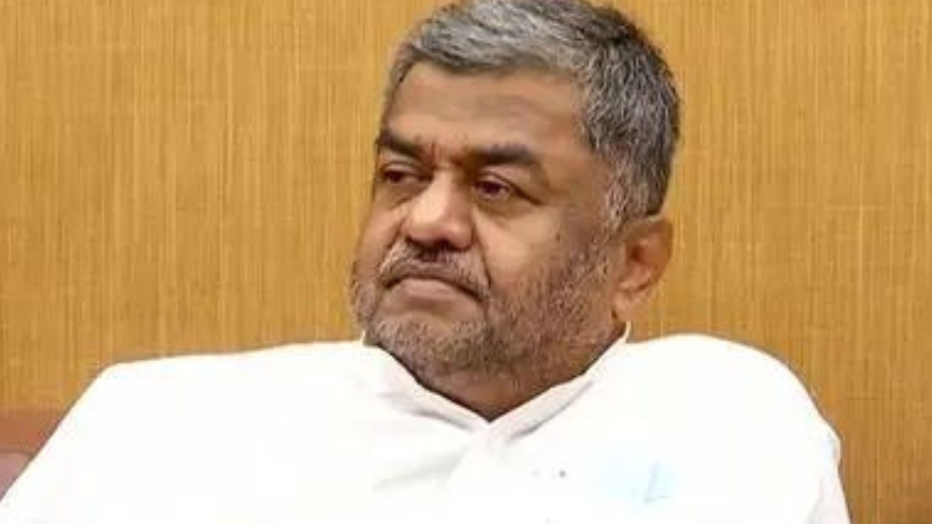 Hariprasad makes shocking remarks, says Godra-like incident might happen