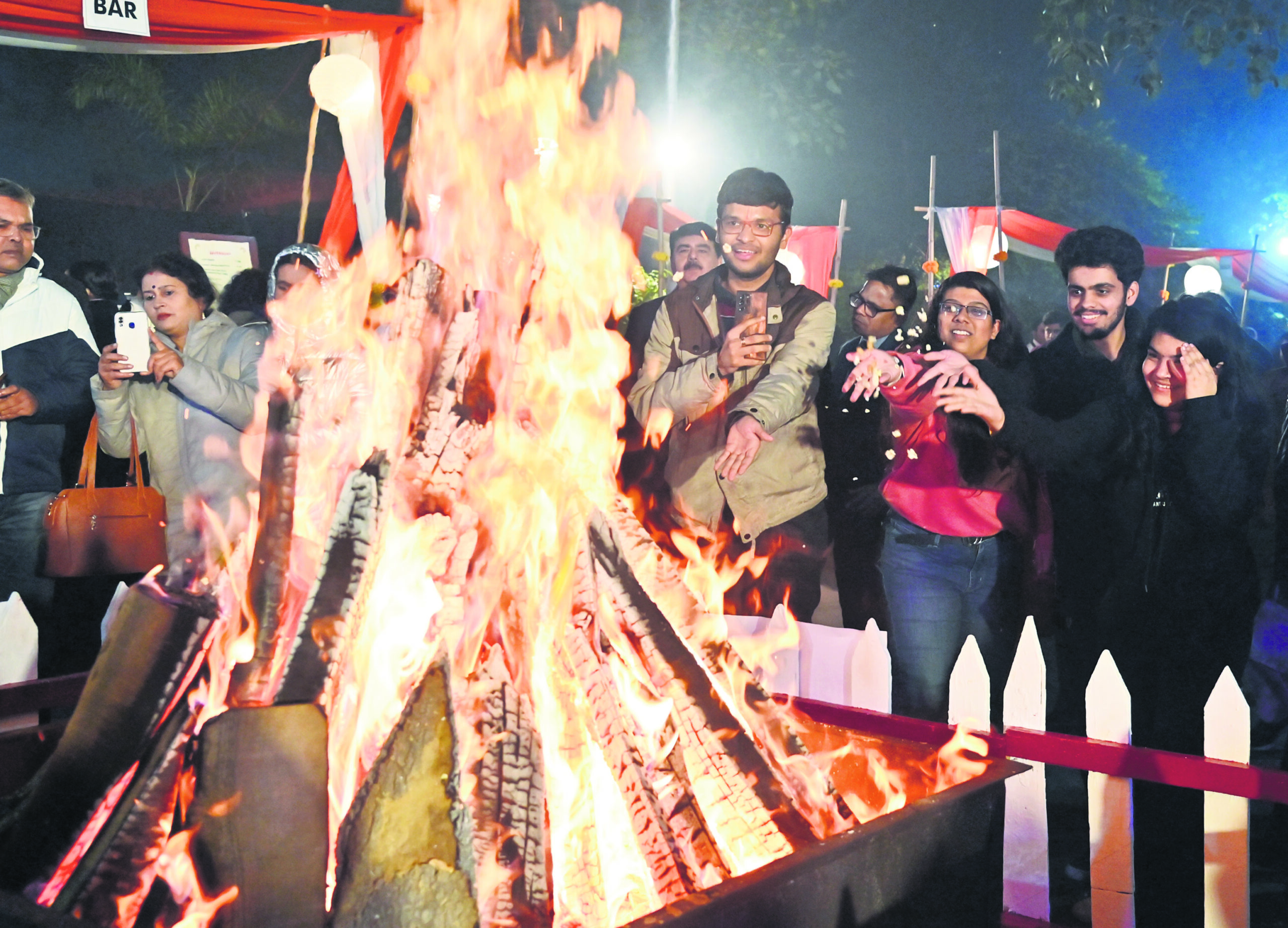 Lohri celebrated across country, devotees take dip in Golden Temple Sarovar