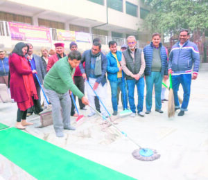 Gyanchand Gupta urges temple committees to place devotees’ shoes outside