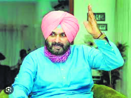 Punjab Congress in turmoil: Bittu urges decision on Sidhu