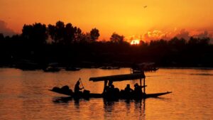 Skincare benefits of ‘Black Soil’ of Dal Lake