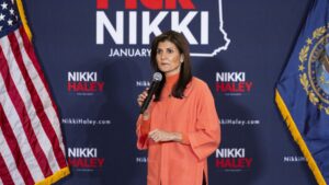 “Mentally Unfit..”: Nikki Haley Takes Jibe on Trump