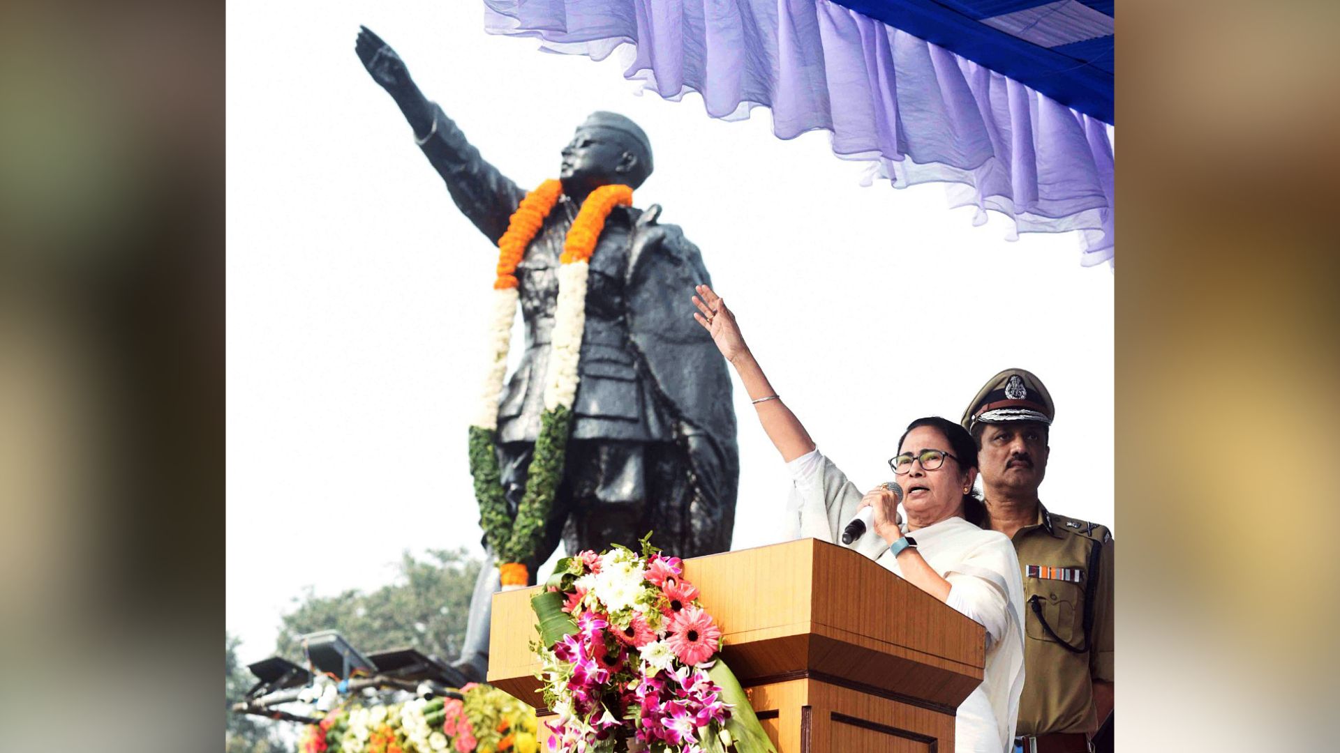 Mamata Banerjee Pays Tribute to Netaji Subhas Chandra Bose on His Birth Anniversary