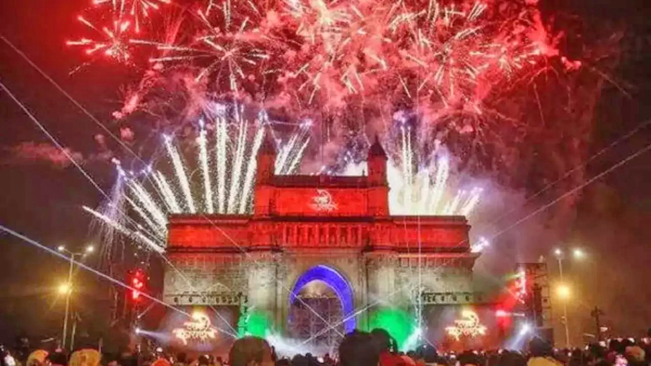 Mumbaikars welcome Year 2024 with bang