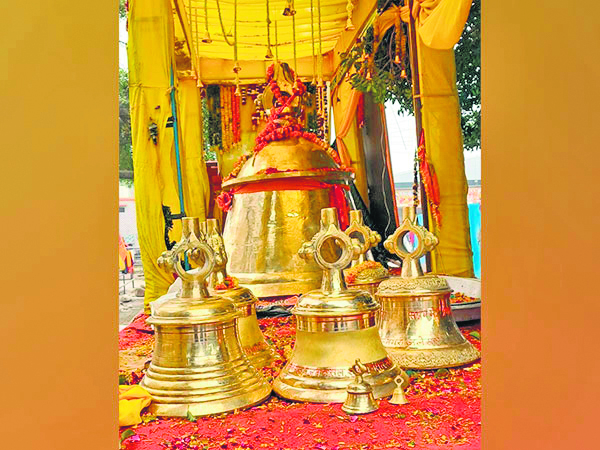 Bell weighing 2400 kg from UP’s Etah to grace Ayodhya Ram Temple