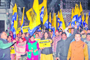 Candle march in many areas of the city by AAP against ‘irregularities’ in Mayor elections