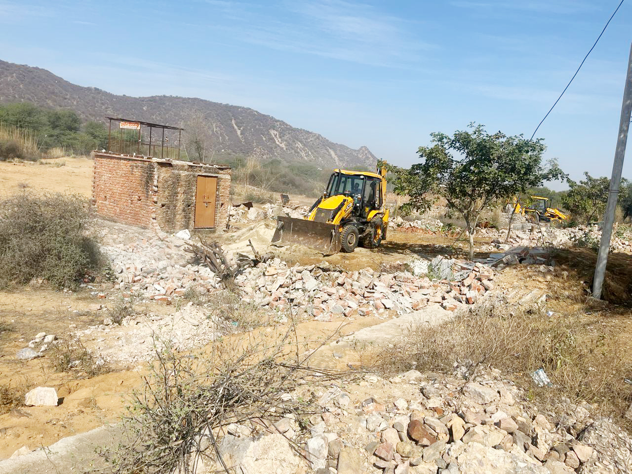 JDA demolishes illegal colony in Jaipur’s ecological zone