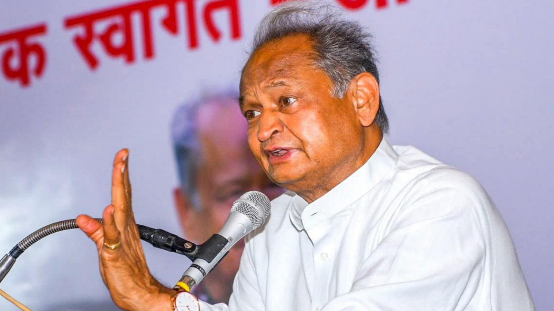 Gehlot backs Rahul, dispels myths on PM Modi’s OBC status