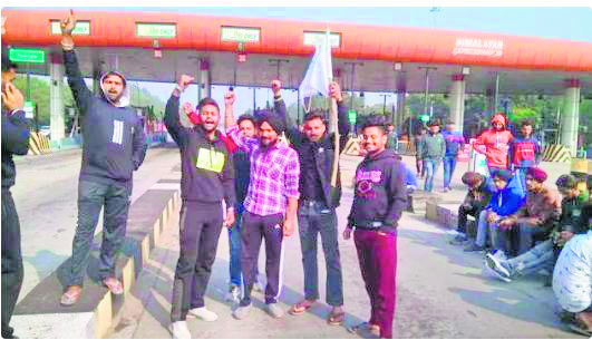 Peasant agitation; Farmers call for toll-free Haryana for three hours today