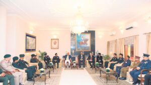 16 officers of National Defence College pay courtesy call to Punjab Governor