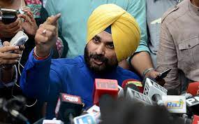 Knives out for Navjot Singh Sidhu in Punjab Congress..