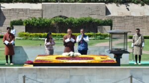 Bhutan PM pays tributes to Mahatma Gandhi at Rajghat