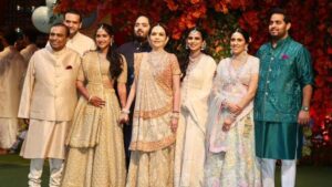 Mukesh, Nita Ambani pose with son Anant, Radhika Merchant in new family pictures