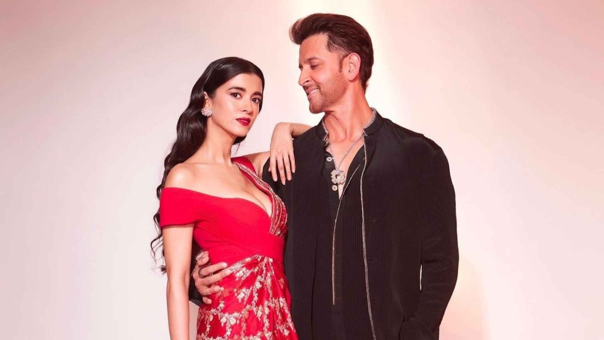 Hrithik Roshan Smitten by GF Saba’s Pics, Posts Heartfelt Comment!