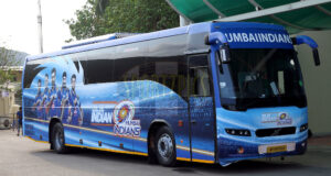 ‘Sunny Bhai’ Gets Mumbai Indians’ Bus Out of Traffic Jam, Players Laud Act