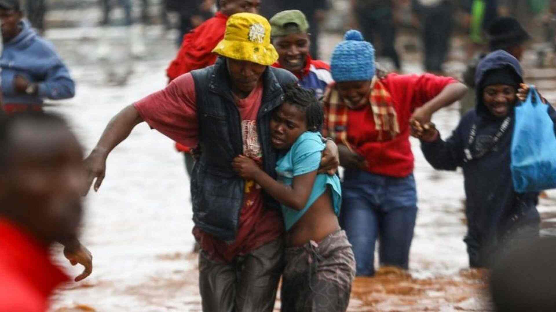 Floods in Kenya cause massive disruption