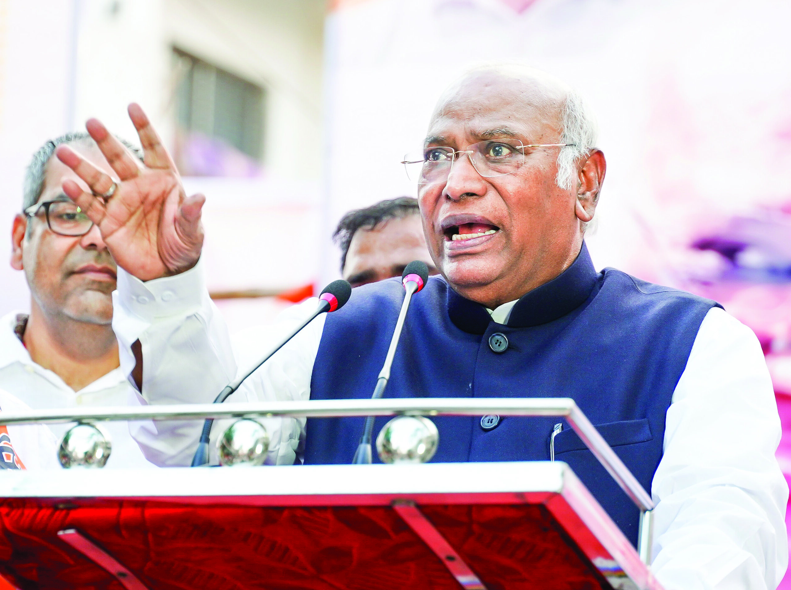 You can’t fool all the people all the time, Kharge tells Modi