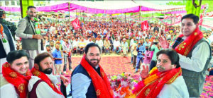 Congress and National Conference conduct joint door-to-door campaign in East Jammu