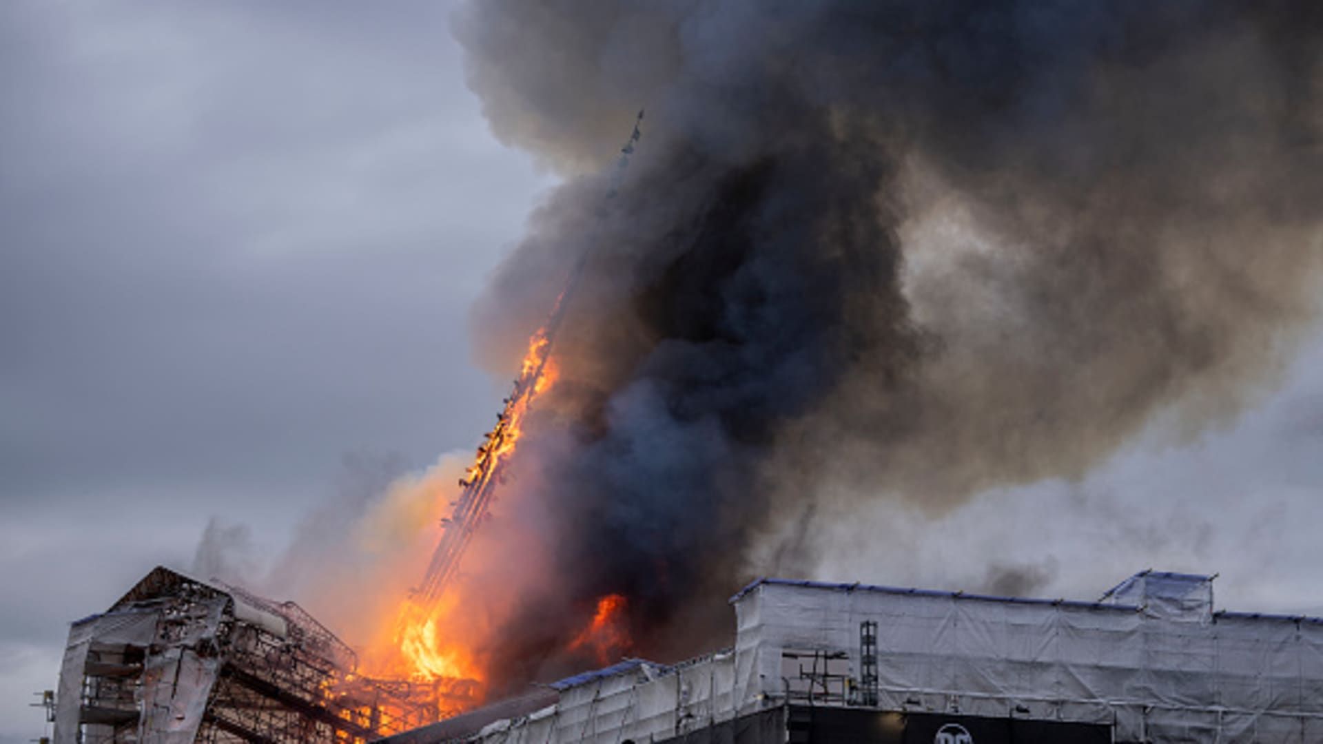 Boersen Stock Exchange Fire Leads To “Irreplaceable Cultural Damage”