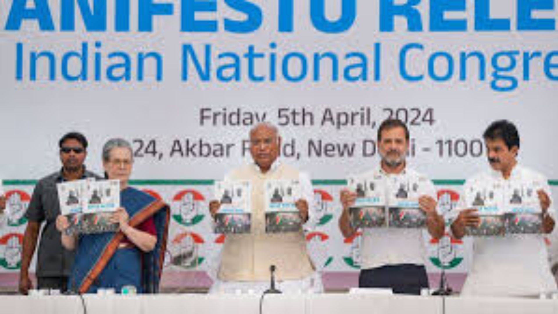 Congress unveils its manifesto for Lok sabha poll