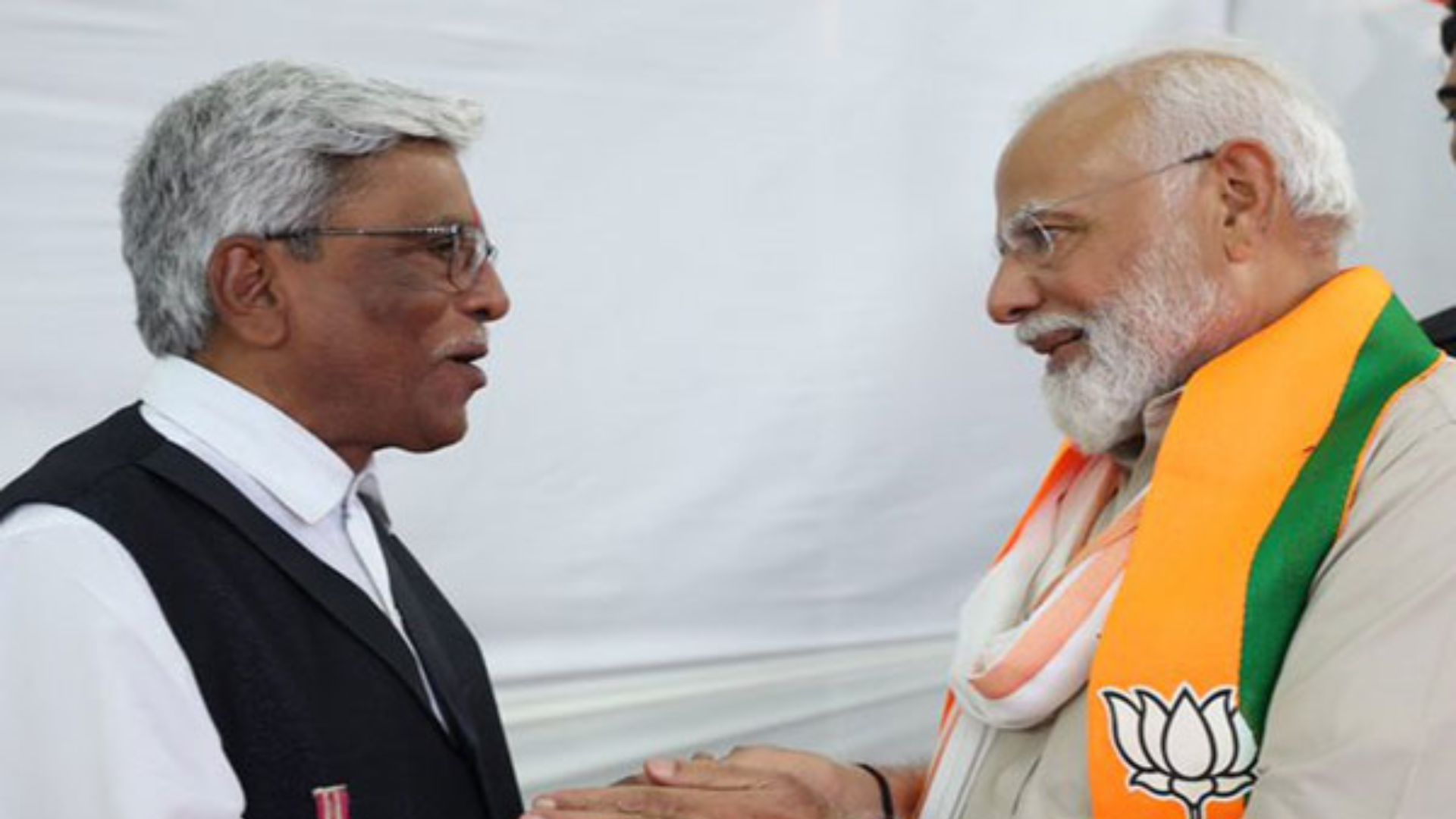 PM Modi meets Padma Shri awardee Parshuram Komaji Khune