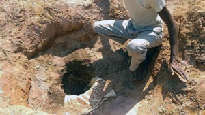 6 year old boy, fell in open borewell and dies in MP