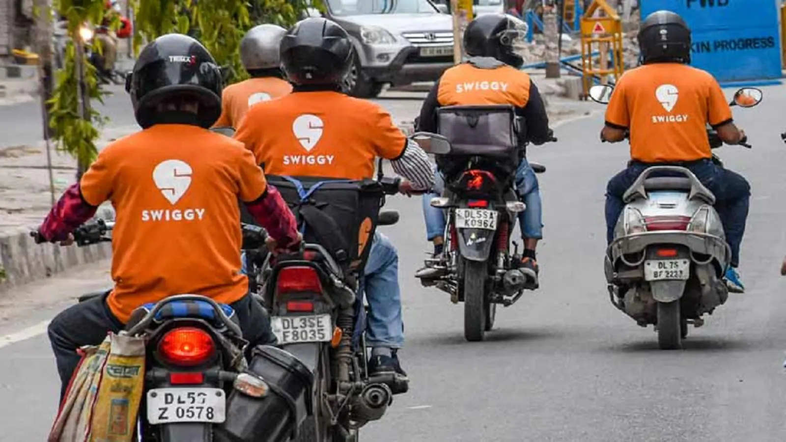 Swiggy Delivery Partner Caught Stealing Shoes