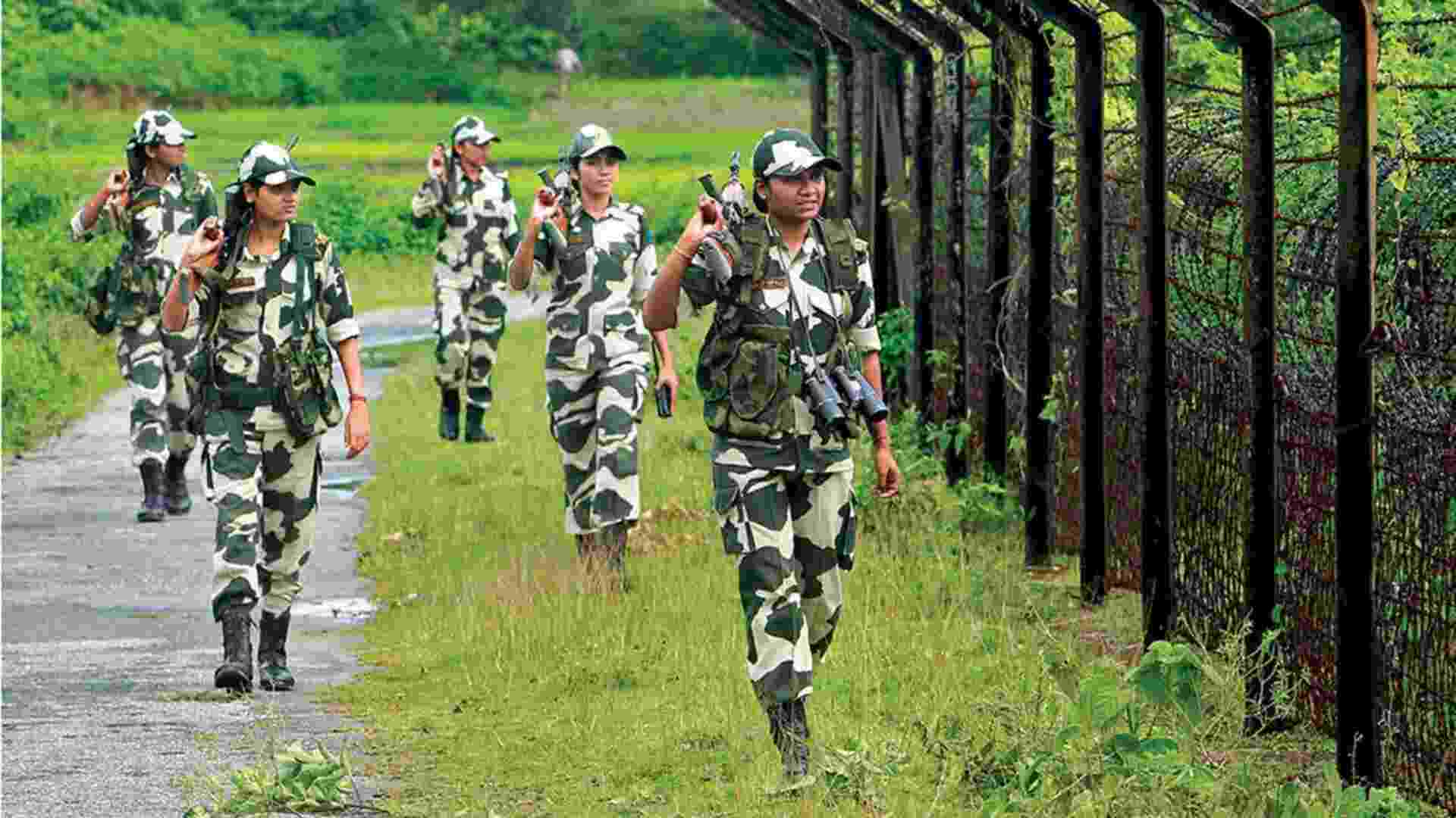 BSF foils infiltration bid in RS Pura, recovers cache of weapons, Pakistani intruder held on LoC