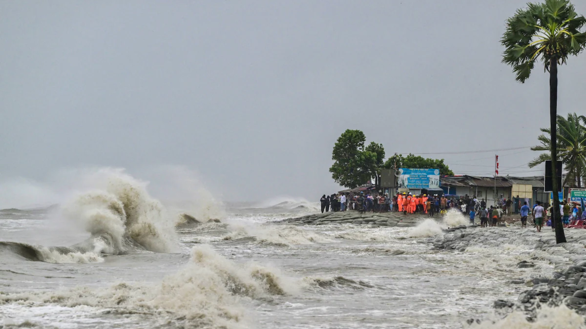 Cyclone Remal Devastates Bangladesh, Killing at Least 10 and Destroying Thousands of Homes