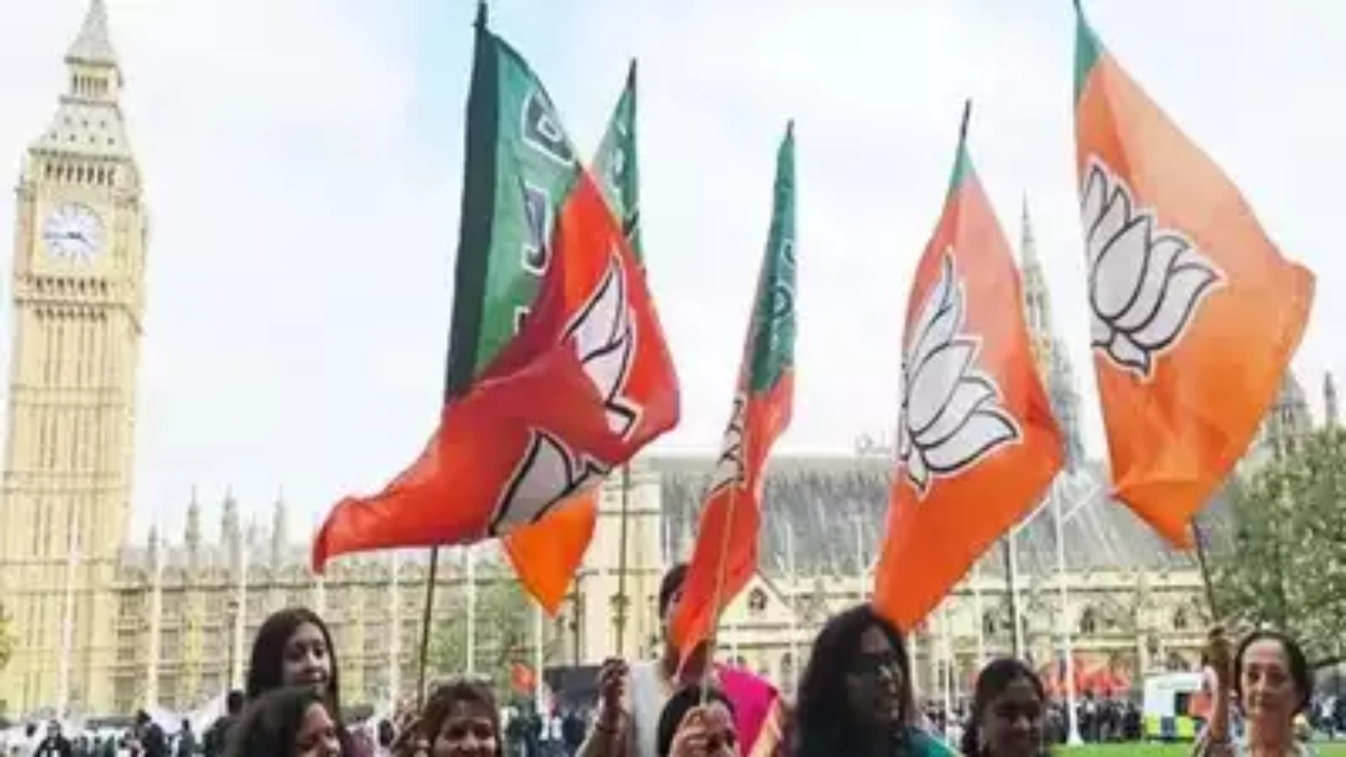 Indian Women in UK Gather in Traditional Attire, Rally in Support of PM Modi’s Victory in LS Polls