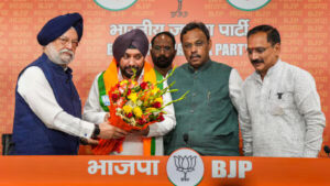 Lovely rejoins BJP, stabs Congress the second time in the back