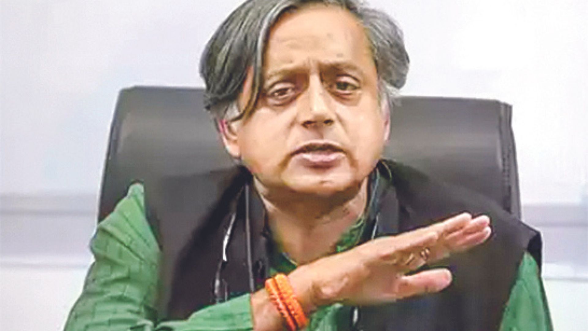 ‘Abki Bar, 400 Paar’ campaign a mere fantasy of BJP: Tharoor