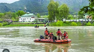 Boat capsizes in Jhelum, two migrant labourers drown, six rescued