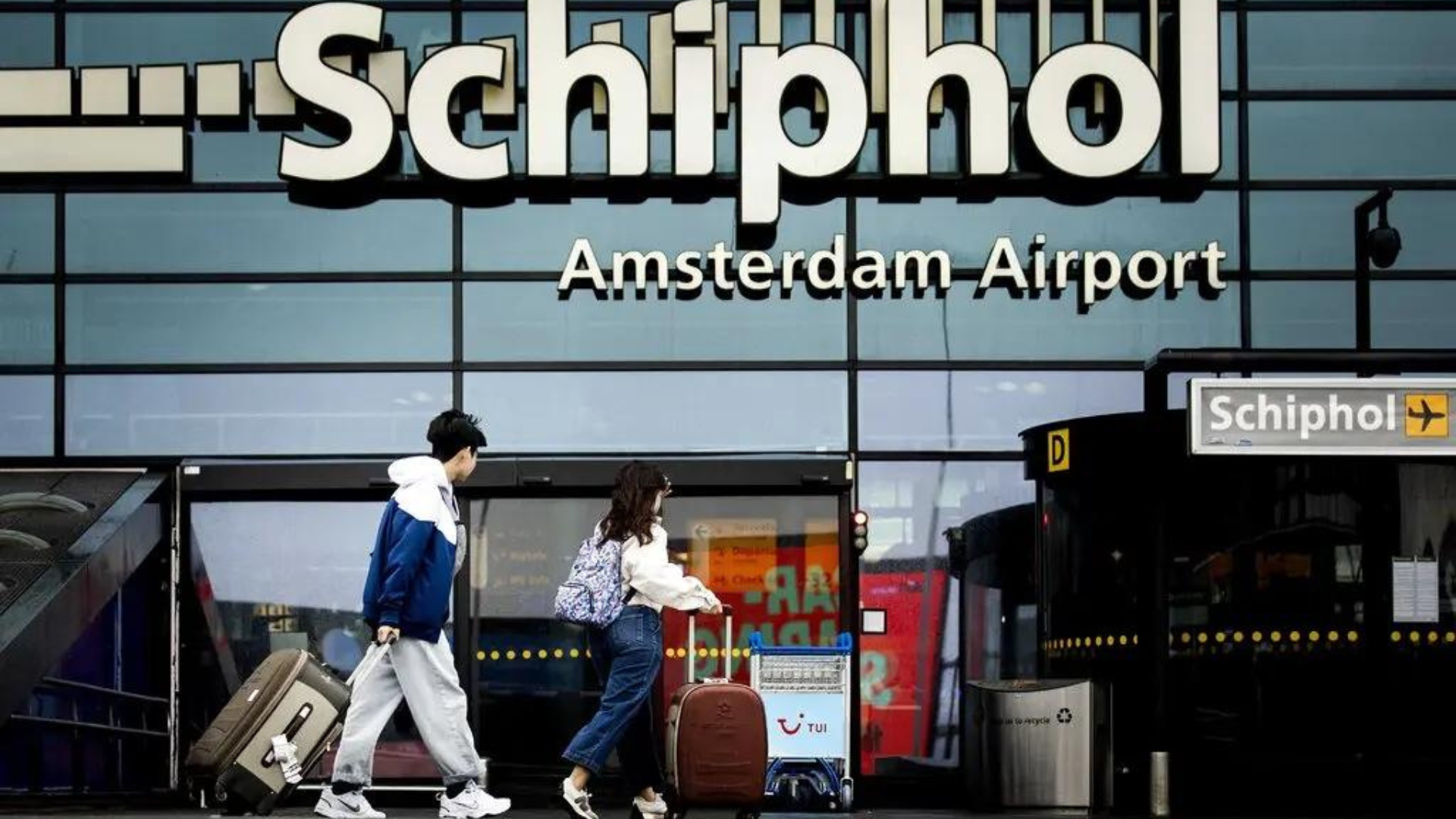 Man Dies After Climbing Into Jet Engine at Amsterdam Airport