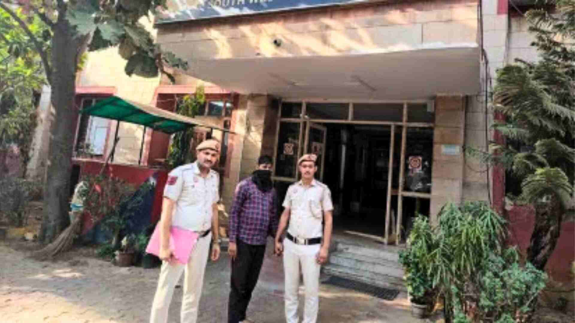 Delhi Man Poses As Traffic Police, Steals Luxury Vehicles for Scrap, Arrested