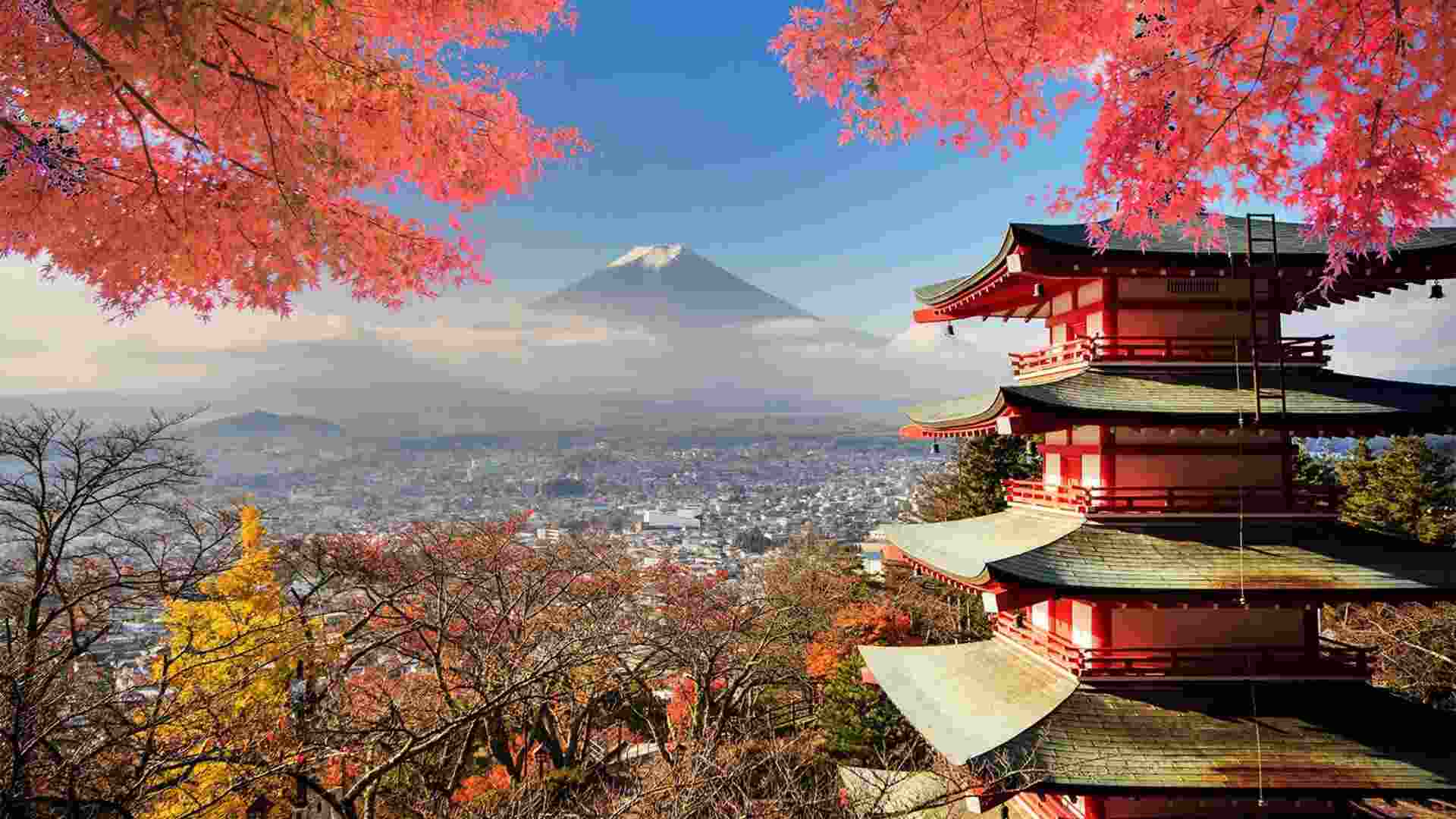 Japan: Mt. Fuji Viewpoint Gets Mesh Barrier To Manage Crowds