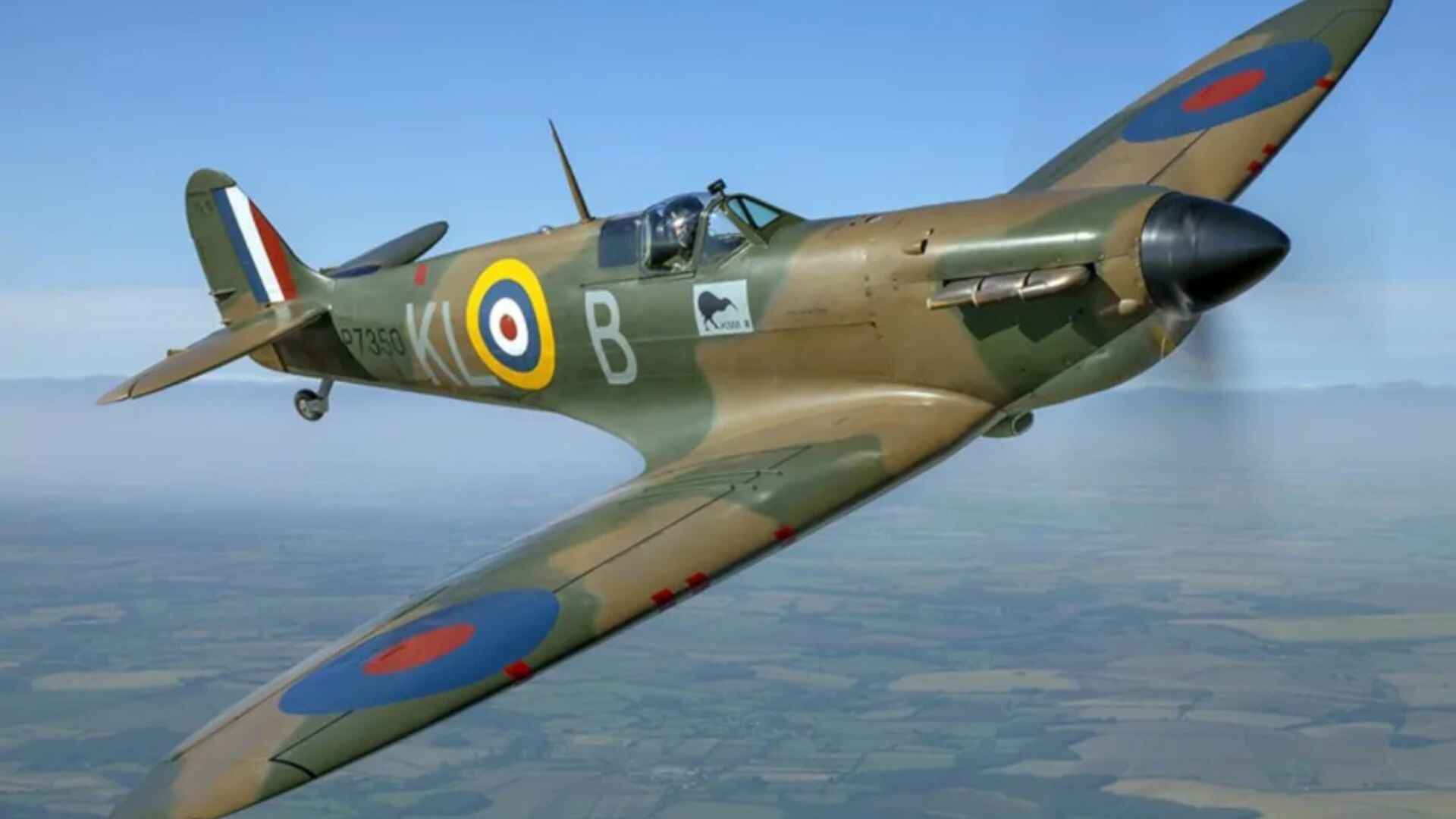 WW2 era plane Spitfire crashes killing RAF Pilot